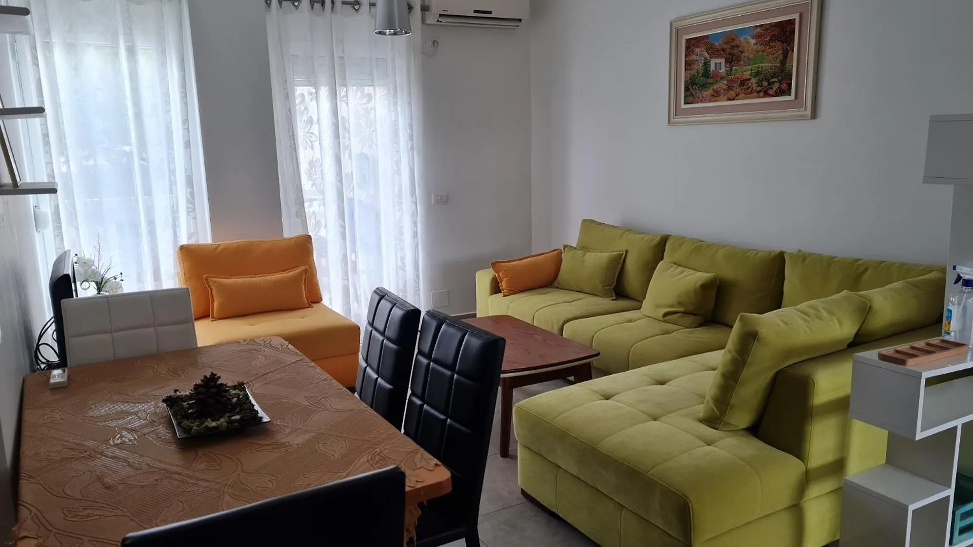 Gjiri I Lalzit Apartament location